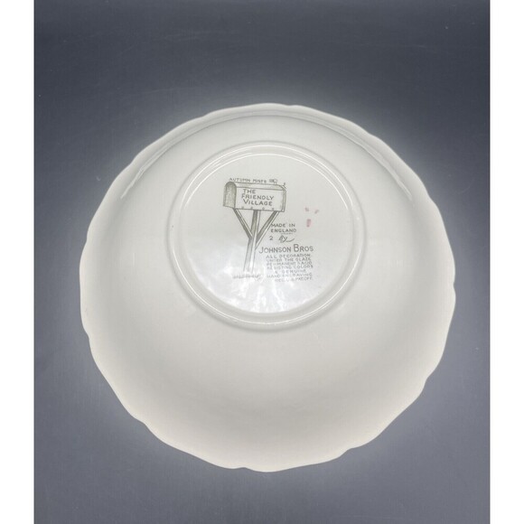 Johnson Bros FRIENDLY VILLAGE 8” Round & 9” Oval Serving Bowls Set Of 2 EUC - Picture 4 of 8